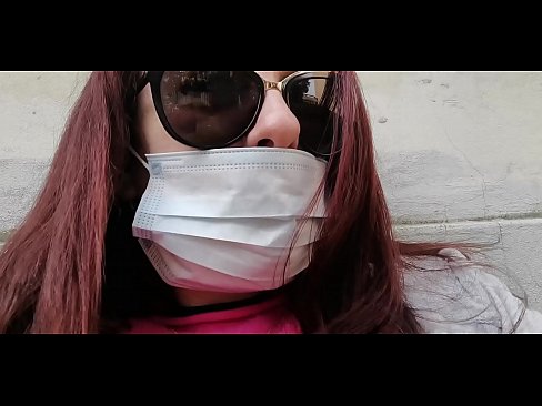 ❤️ Nicoletta membalas dendam pada tetangganya dan kencing di garasinya (Karantina Italia Khusus Covid19) ❤️ Rusia porno di id.zoomporno.ru