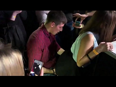 ❤️ Seks nyata di klub malam Rusia. Gadis Rusia berusia 18 tahun di anus dan vagina bercinta di klub malam ❤️ Rusia porno di id.zoomporno.ru